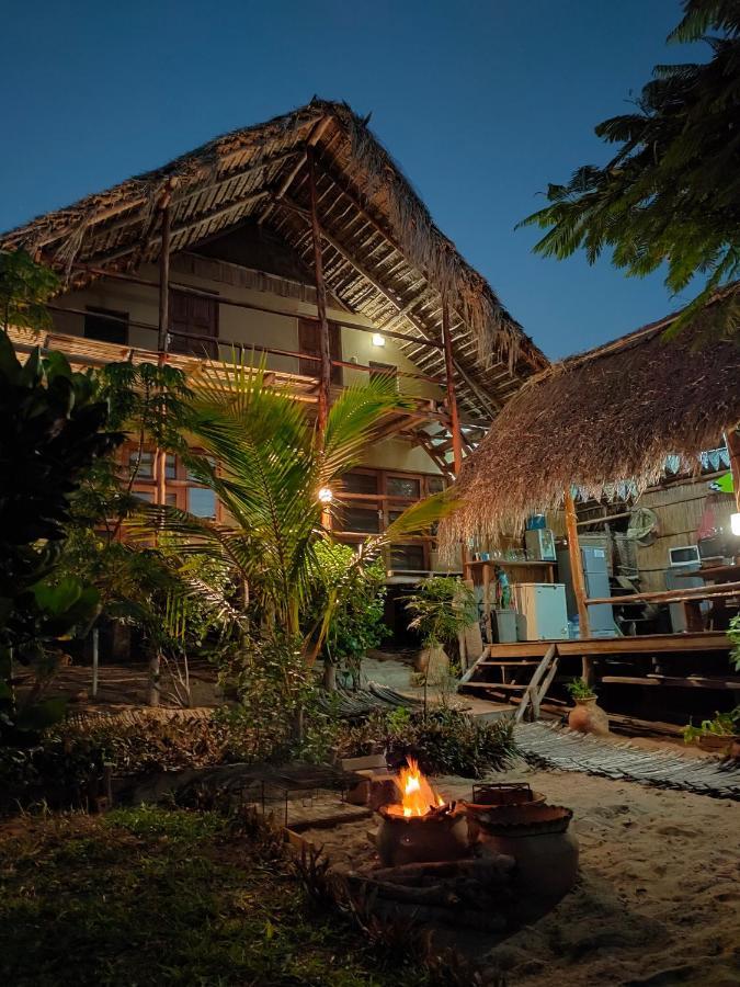 Casa Surf Lodge - Praia do Tofo 外观 照片